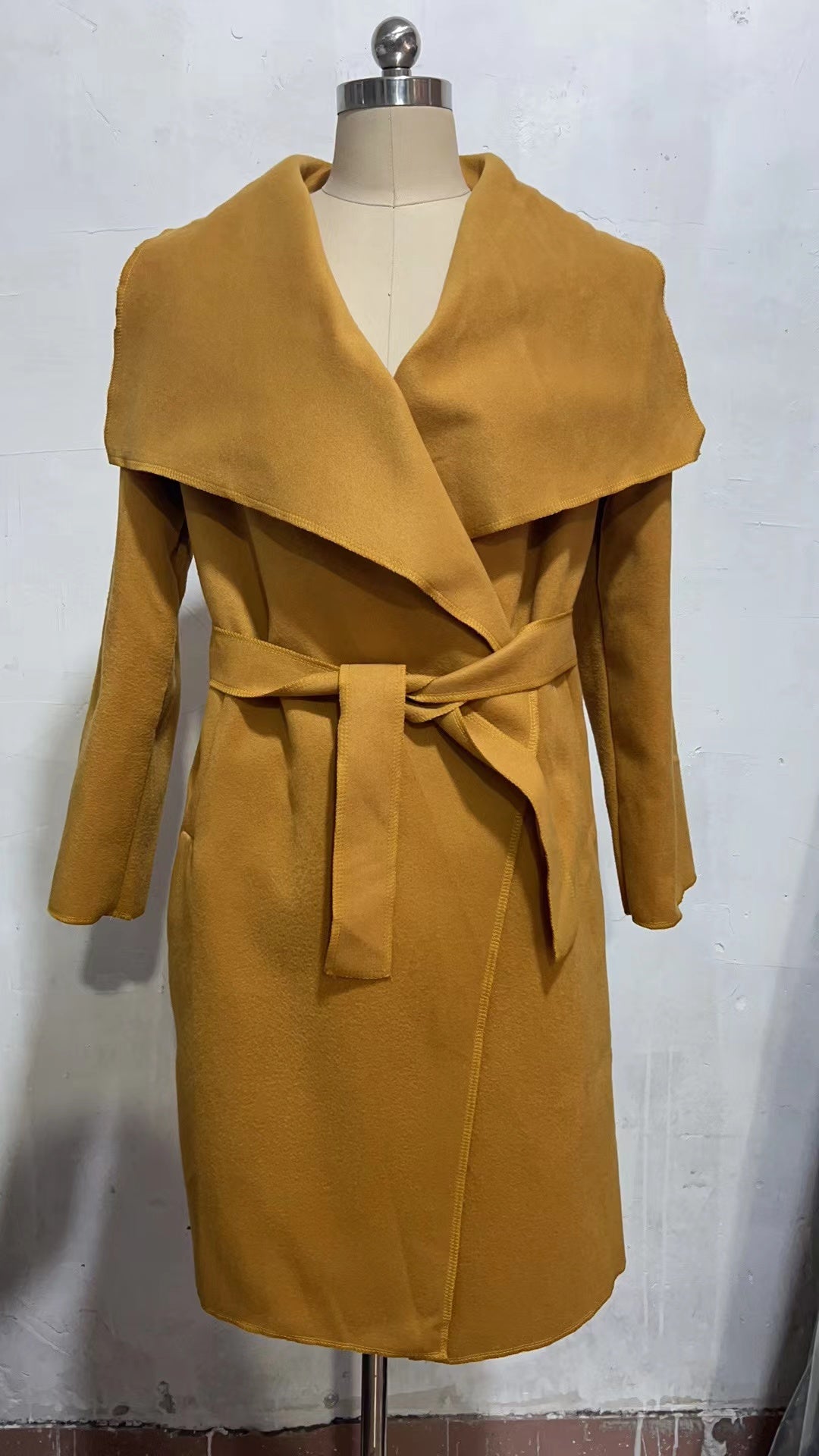 New Long Sleeved Woolen Coat With Strap Outerwear
